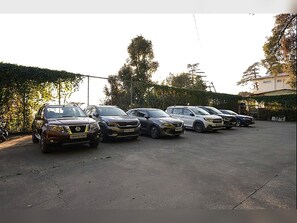 Free self parking - Pine Retreat-A Premium Heritage Property (Mussoorie)