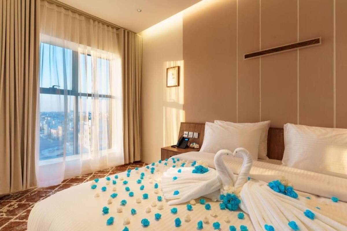 In-room safe, desk, iron/ironing board (on request), WiFi (free)