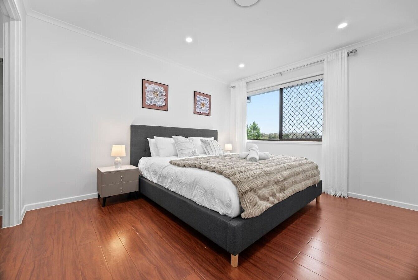Iron/ironing board, travel cot, WiFi, bed sheets