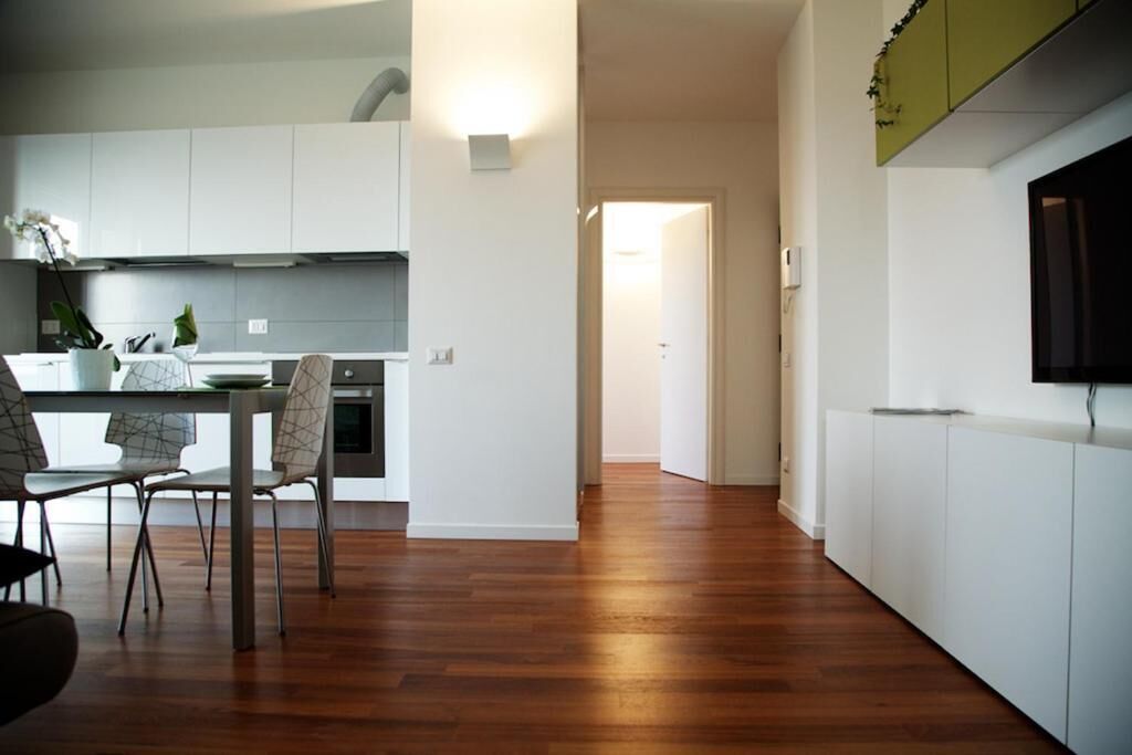 Basic-Apartment, 2 Schlafzimmer, Balkon (Tricolare Basic) | Eigene Küche | Großer Kühlschrank, Ofen, Herdplatte, Kochgeschirr/Geschirr/Besteck