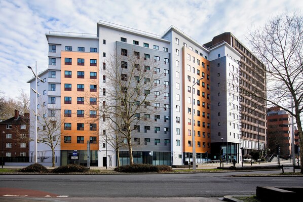 Exterior - Student Only Phoenix Court (Bristol)