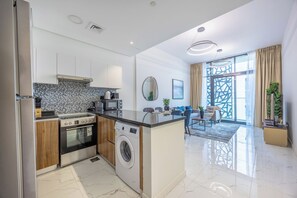 Apartment, Balcony | Private kitchen - Bloomfields 2BR in The Gate - Masdar  (Abu Dhabi)