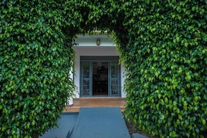 Exterior detail - Wang Oo Premises  (Gulu)