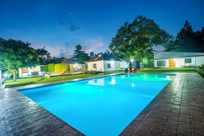 2 piscines extérieures