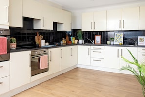 Single Room, Non Smoking, Private Bathroom | Shared kitchen facilities - Unite Students - North Lodge - London (London)