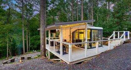 Celestial Luxury Pod Retreat in the Pines of Broken Bow with Hot Tub, Oklahoma