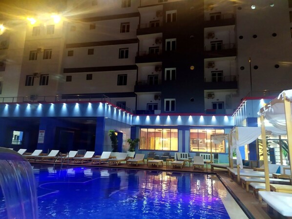 Seasonal outdoor pool