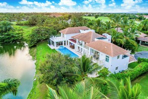 Exterior - Luxury 8BR Caribbean Golf Villa - Private Chef, Pool, Jacuzzi & Golf Views (Punta Cana)
