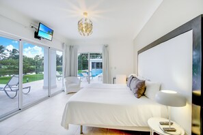 8 bedrooms, desk, iron/ironing board, free WiFi - Luxury 8BR Caribbean Golf Villa - Private Chef, Pool, Jacuzzi & Golf Views (Punta Cana)