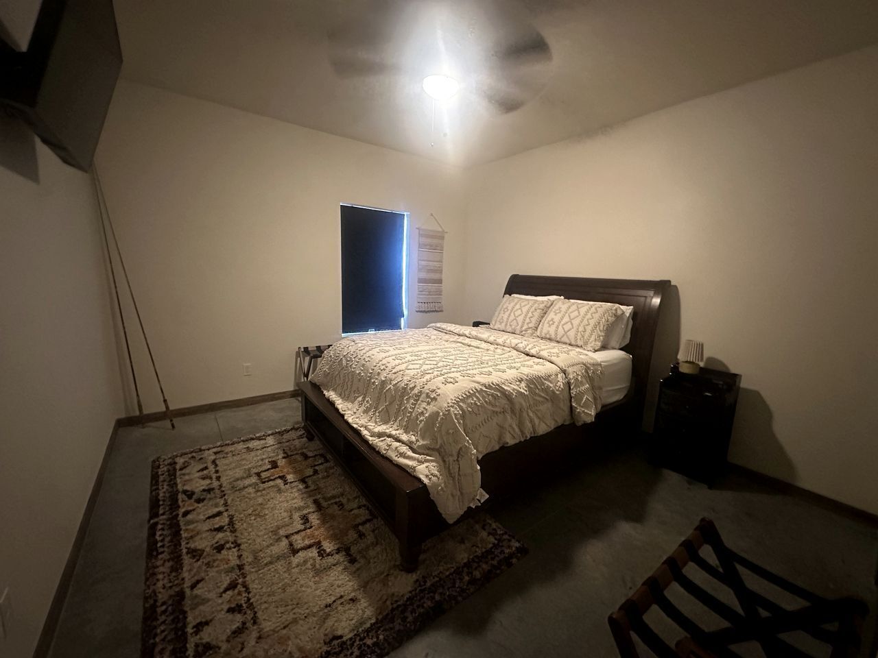 WiFi, bed sheets