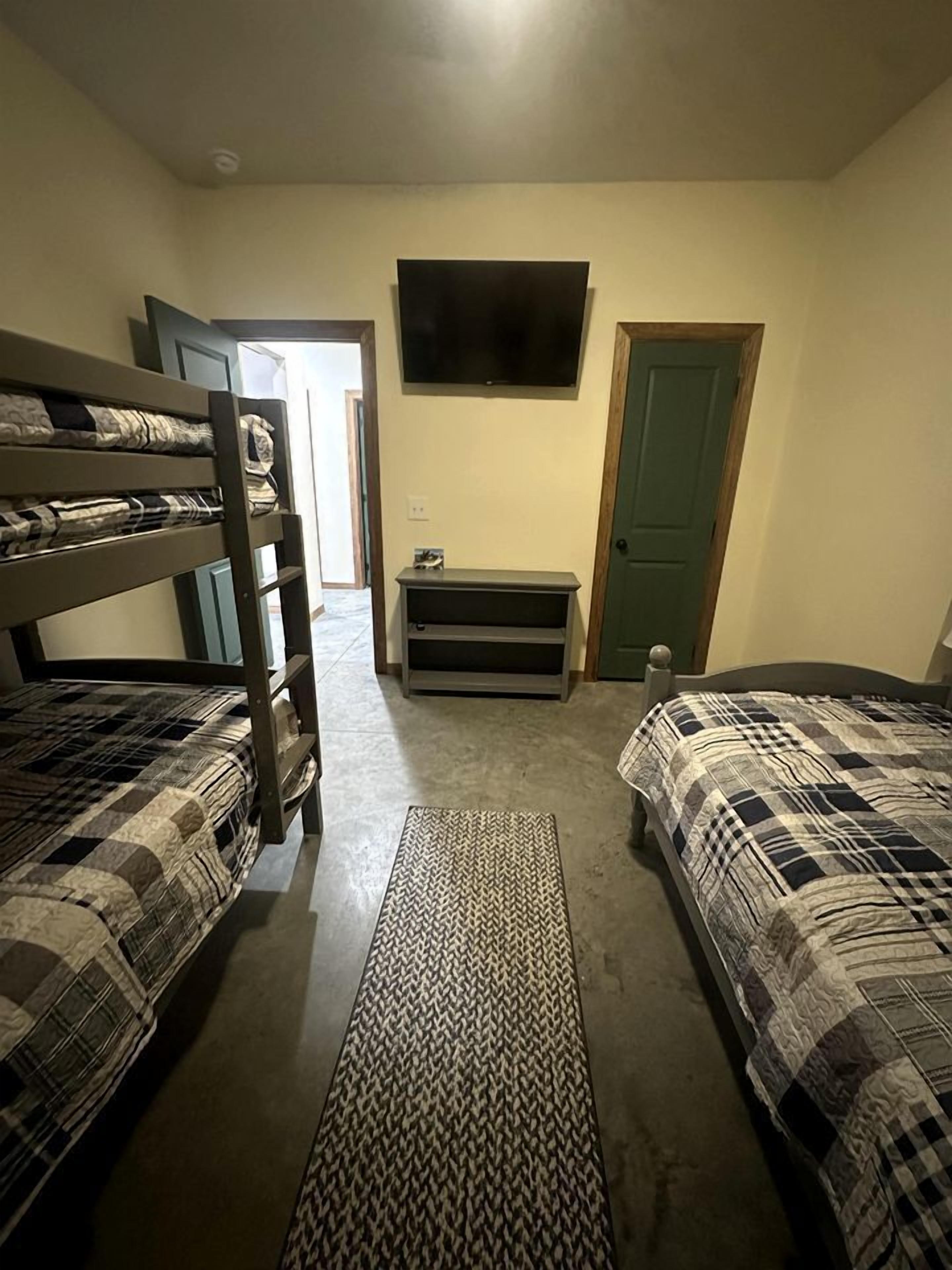 3 bedrooms, WiFi, bed sheets