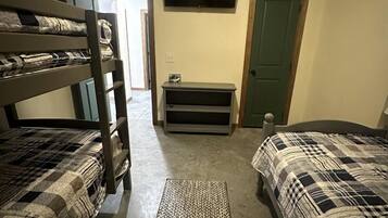 3 bedrooms, WiFi, bed sheets