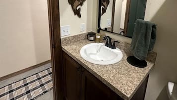 Towels, soap, shampoo, toilet paper