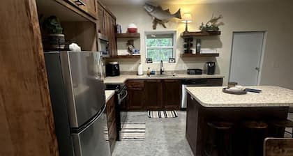 Spacious Lodge with Boat & Trailer Parking Near Keystone Lake | Sand Springs, Oklahoma