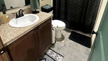 Towels, soap, shampoo, toilet paper