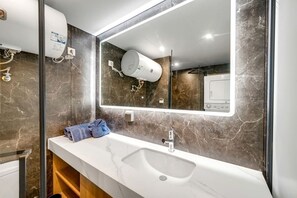 Bathroom - Romantic Stargazing Luxury Pod with Hot Tub Near Beavers Bend State Park, Oklahoma (Broken Bow)