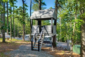 Children’s area - Romantic Stargazing Luxury Pod with Hot Tub Near Beavers Bend State Park, Oklahoma (Broken Bow)