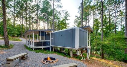 Stargazing Luxury Pod Retreat with Hot Tub in Broken Bow, Oklahoma