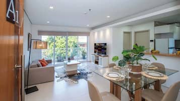 Apartment, Balcony, City View | Interior