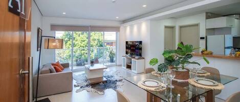 Apartment, Balkon, Stadtblick | Innenbereich
