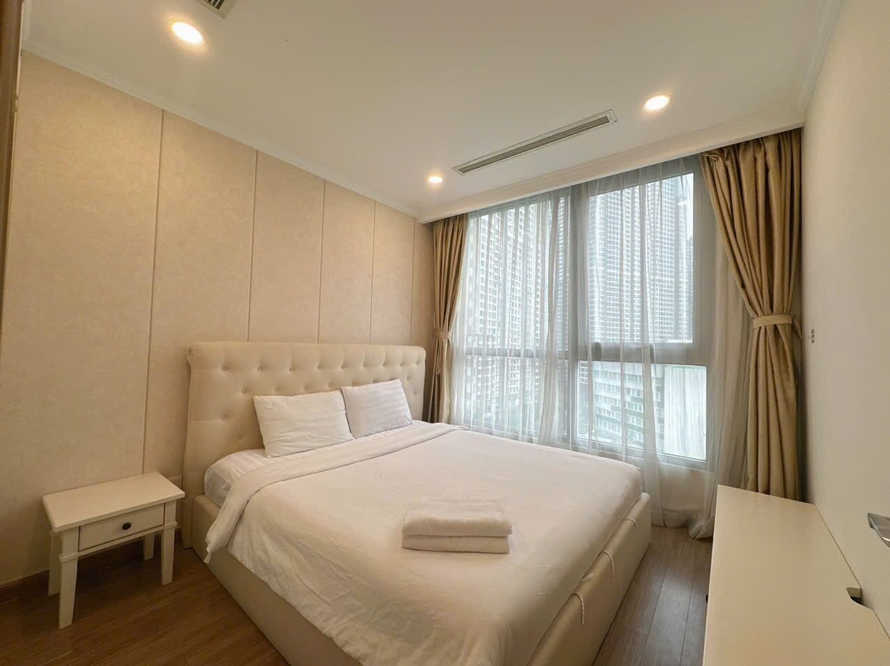 Iron/ironing board, internet, bed sheets