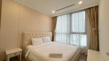 Iron/ironing board, internet, bed sheets