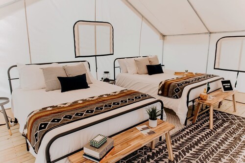 Cozy Safari Tent with Kayaking and Outdoor Relaxation in Gainesville, Georgia