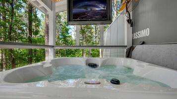 Indoor spa tub