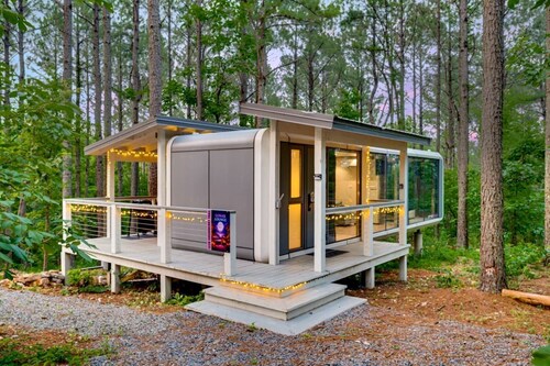 Futuristic Luxury Pod with Hot Tub Near Beavers Bend State Park, Oklahoma