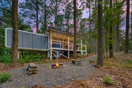 Futuristic Luxury Pod with Hot Tub Near Beavers Bend State Park, Oklahoma