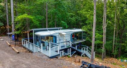 Space-Themed Luxury Pod with Hot Tub Near Broken Bow Lake, Oklahoma