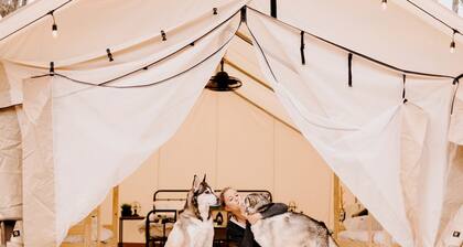Nature Glamping Tent with Lake Views and Fire Pit in Gainesville, Georgia