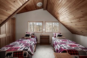WiFi - Exquisite Mountain Cabin Retreat near Cacapon River in West Virginia (Hedgesville)