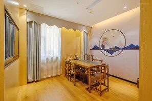 Luxe suite, uitzicht op stad | Dineren