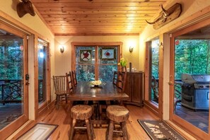 Dining - Scenic Mountain Cabin with Hot Tub, Game Room & Firepit near Silver Run Falls – Cashiers, NC (Cashiers)