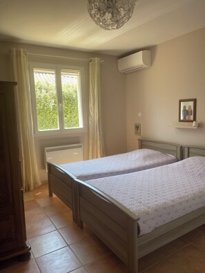 3 bedrooms, iron/ironing board, free WiFi, bed sheets - BEAU SOLEIL (Aups)