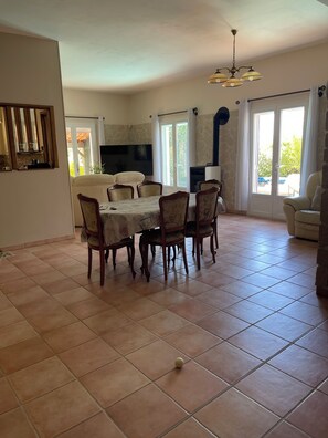 Dining - BEAU SOLEIL (Aups)