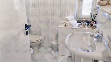 Apartemen | Kamar mandi