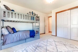 Iron/ironing board, travel cot, WiFi - Spacious Retreat with Fireplace, Game Room & Fire Pit in Post Falls, Idaho (Post Falls)
