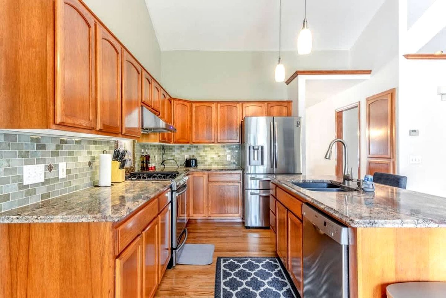 Coffee/tea maker, microwave, oven, stovetop