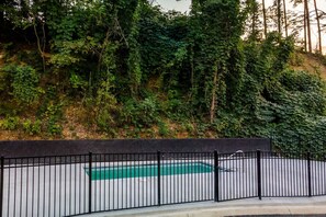 Pool - Stylish Pigeon Forge Cabin with Hot Tub & Resort Amenities near Gatlinburg Golf Course, TN (Pigeon Forge)