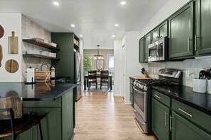Private kitchen - Mountain Retreat with Hot Tub Near Shenandoah National Park, Virginia (Shenandoah Valley)