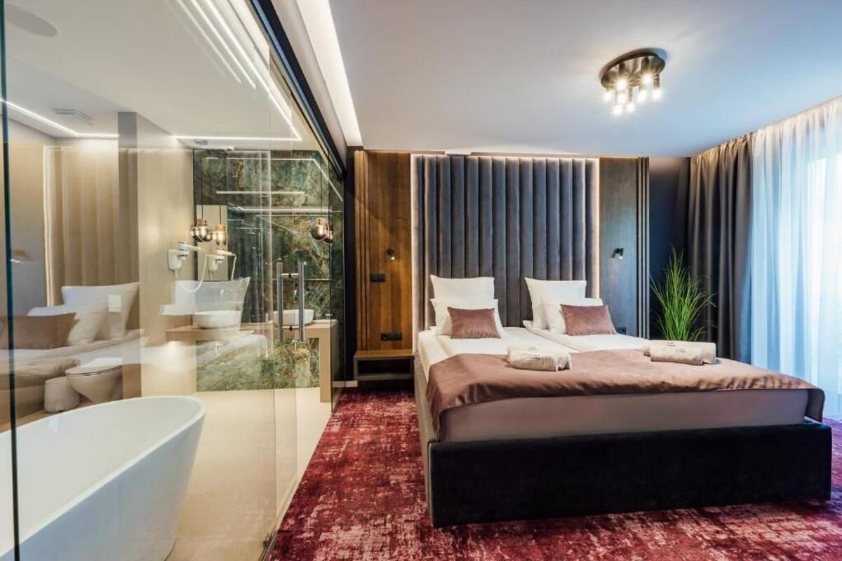 Presidential Suite, Balcony, Mountain View