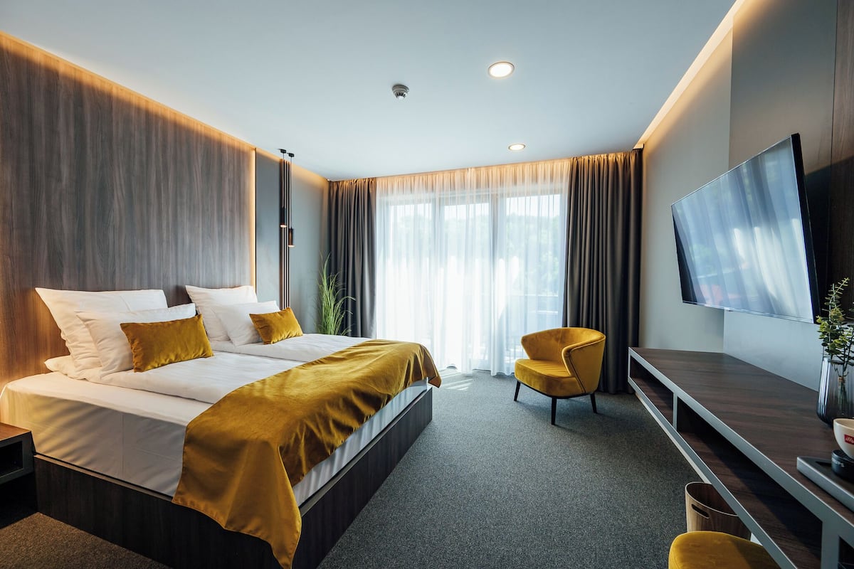 Superior Double Room, Balcony, Mountain View