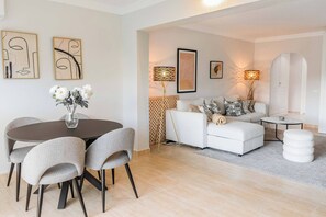 Apartment, 1 Schlafzimmer, Terrasse | Esszimmer
