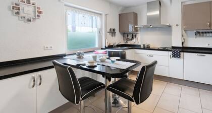 Modern Apartment 'Ahorn' with Terrace, Garden & Wi-Fi near the Old Town