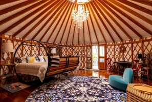 1 bedroom, WiFi, bed sheets - Romantic Luxury Yurt with Private Beach & Steam Shower near Friendship, Maine (Friendship)