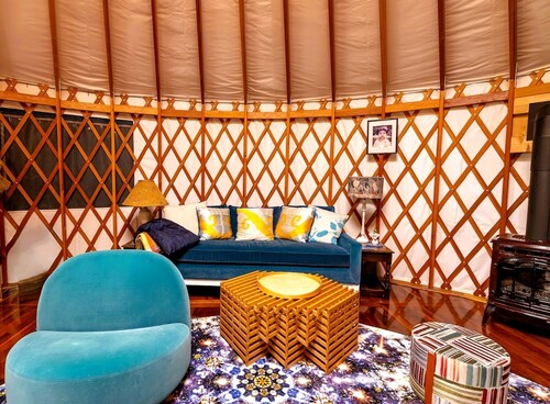 Romantic Luxury Yurt with Private Beach & Steam Shower near Friendship, Maine