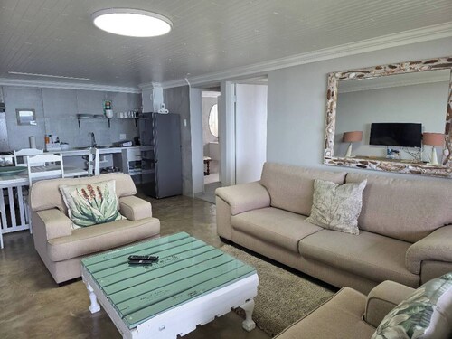 Room-aloe Self Catering Unit