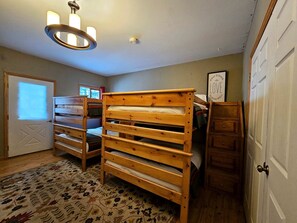 Room - Beautiful Vacation Rental with Creek Running Through the Property for a Relaxing Getaway in Nature in Breckenridge, Colorado (Breckenridge)